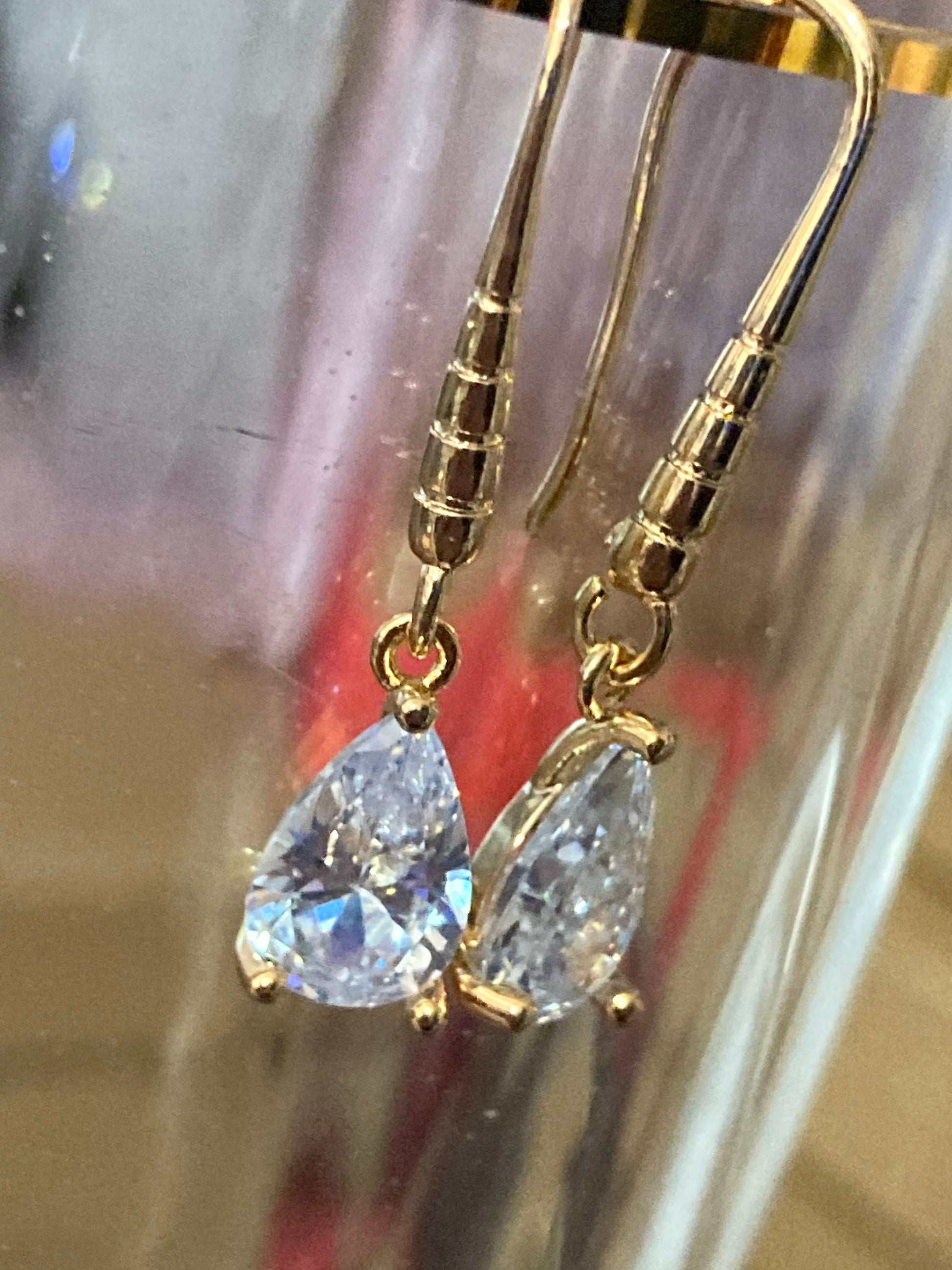 18k Gold plated small teardrop crystal diamanté Crystal earrings 3cm