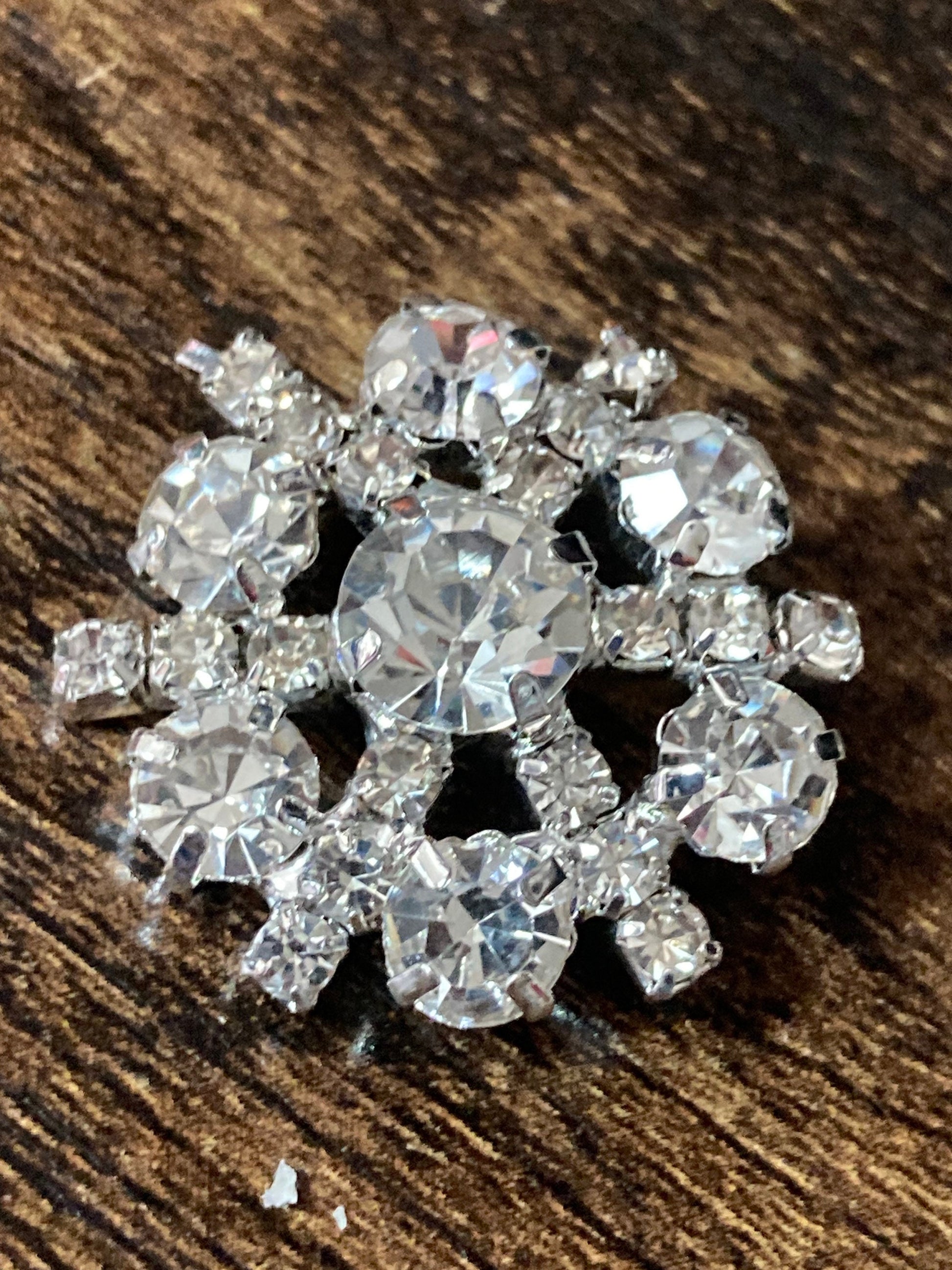 25mm Set of 5 round diamanté rhinestone buttons snowflake