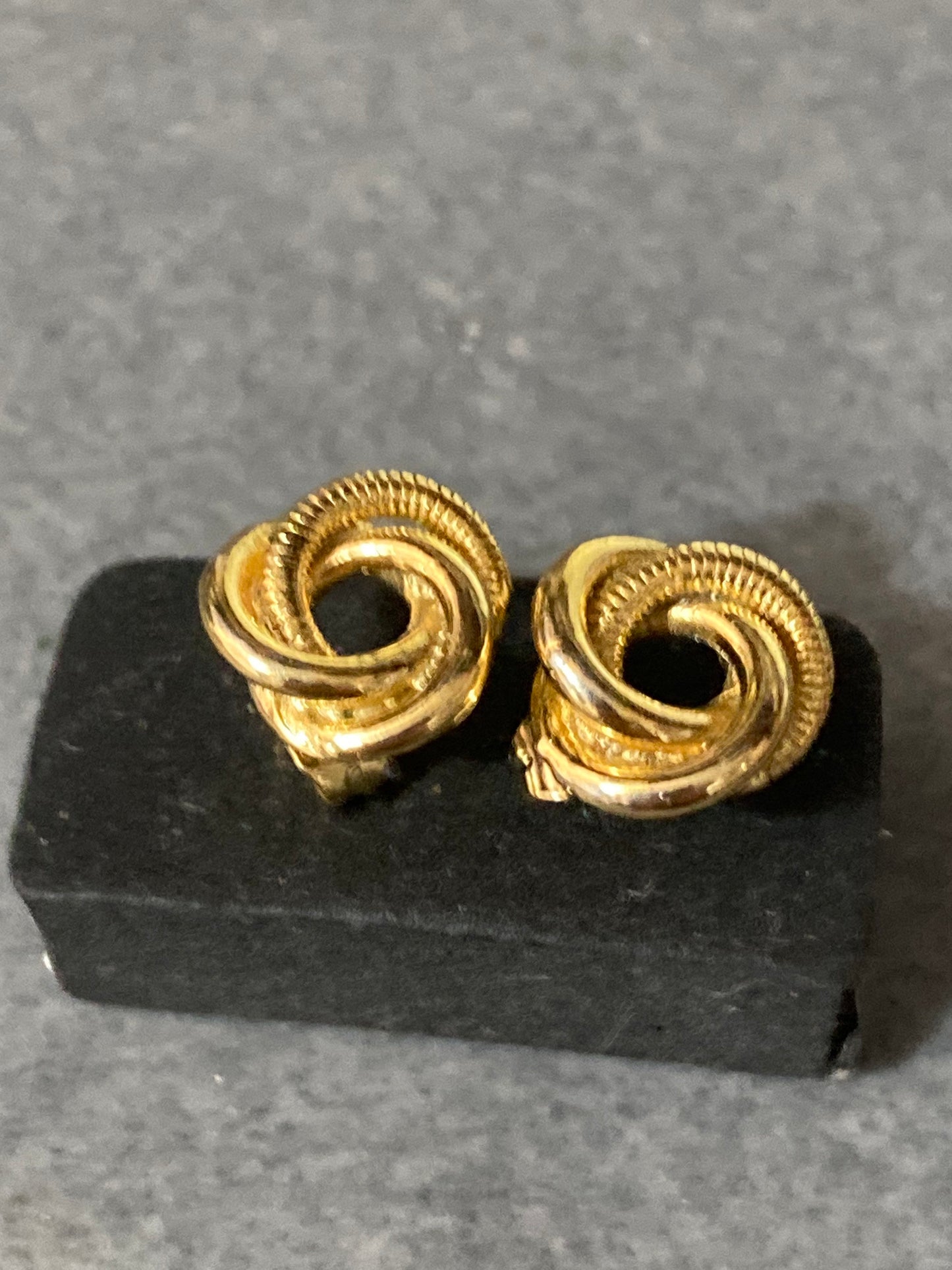 Small knot stud earrings pierced gold tone with rope twist 1cm