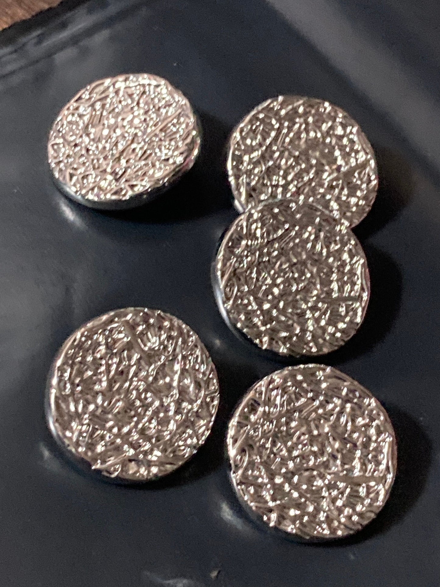 Pack 5 23mm brutalist textured silver tone metal buttons ideal blazer cardigan