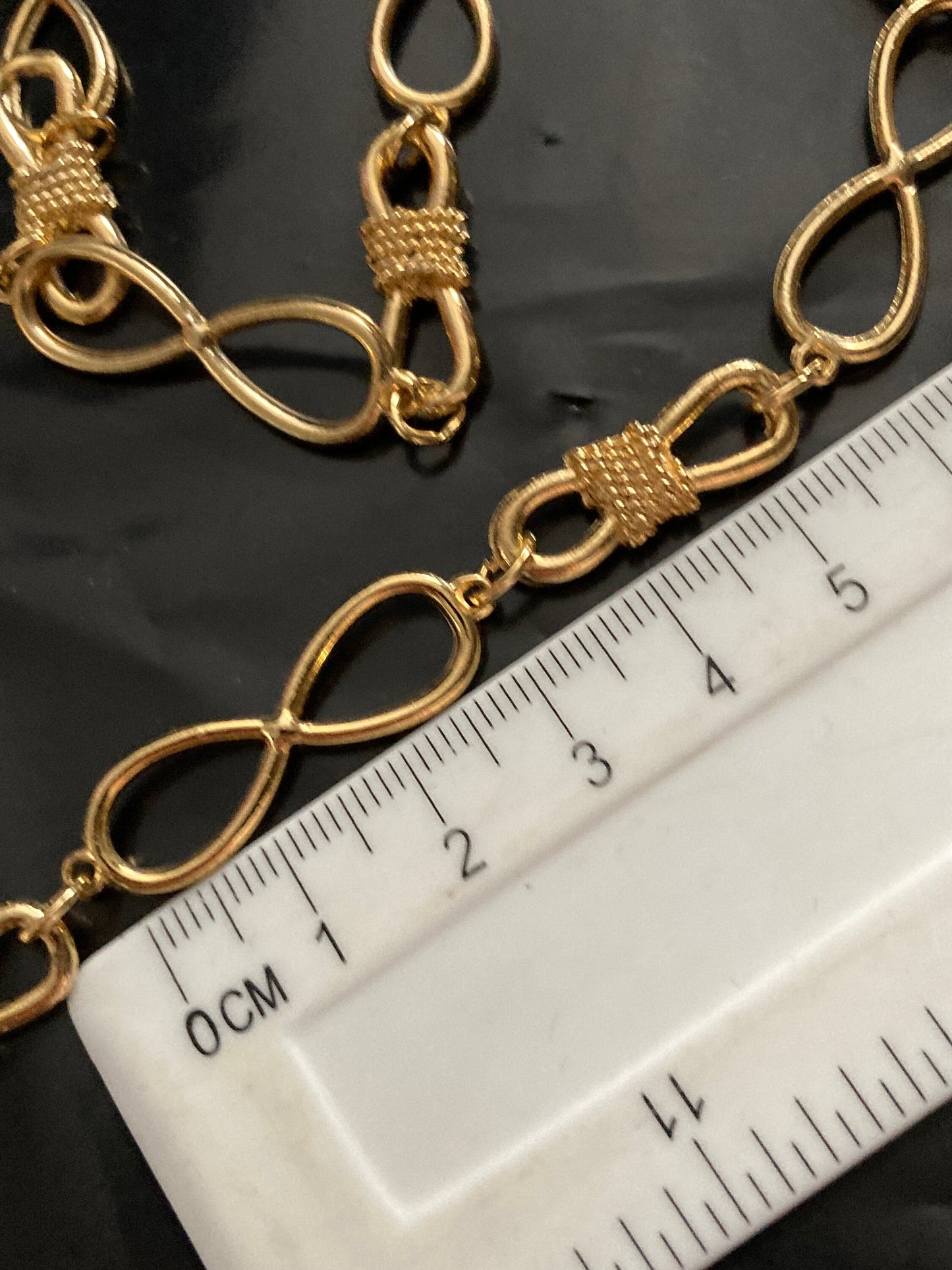27” 90cm long 1980s thick gold plated fancy link figure 8 nautical station necklace for layering