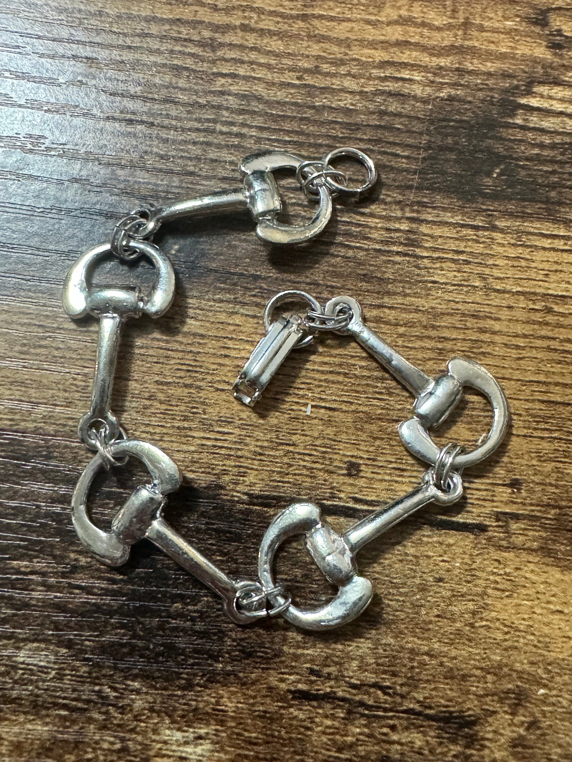 Vintage silver tone snaffle link stirrup chain link bracelet 18.5cm old shop stock mint condition