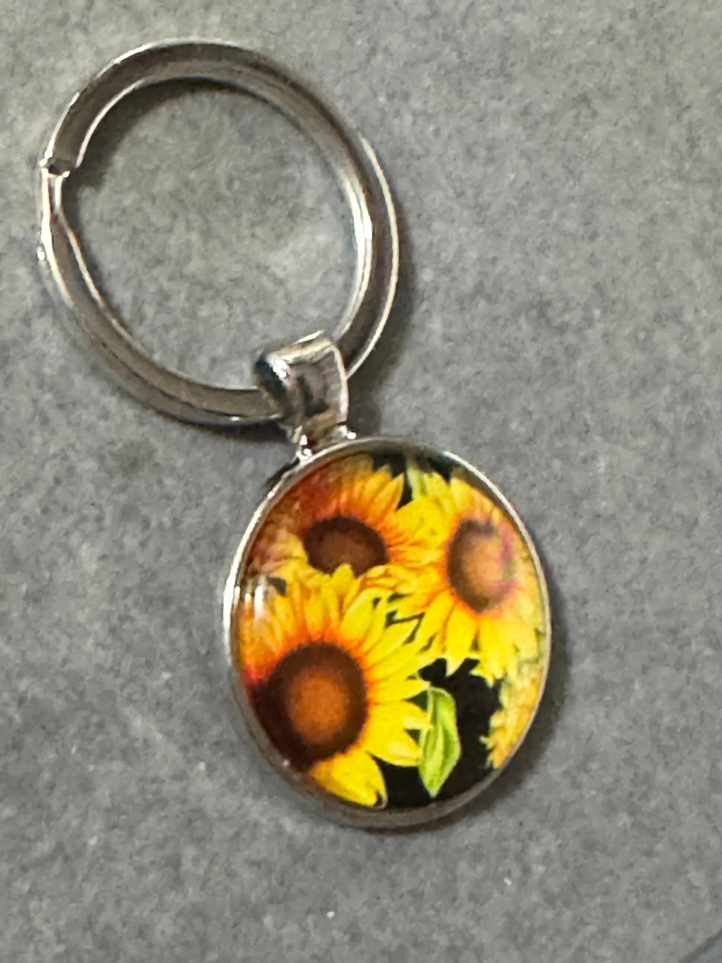 Handmade garden yellow Sunflowers silver tone keyring with 25mm glass cabochon