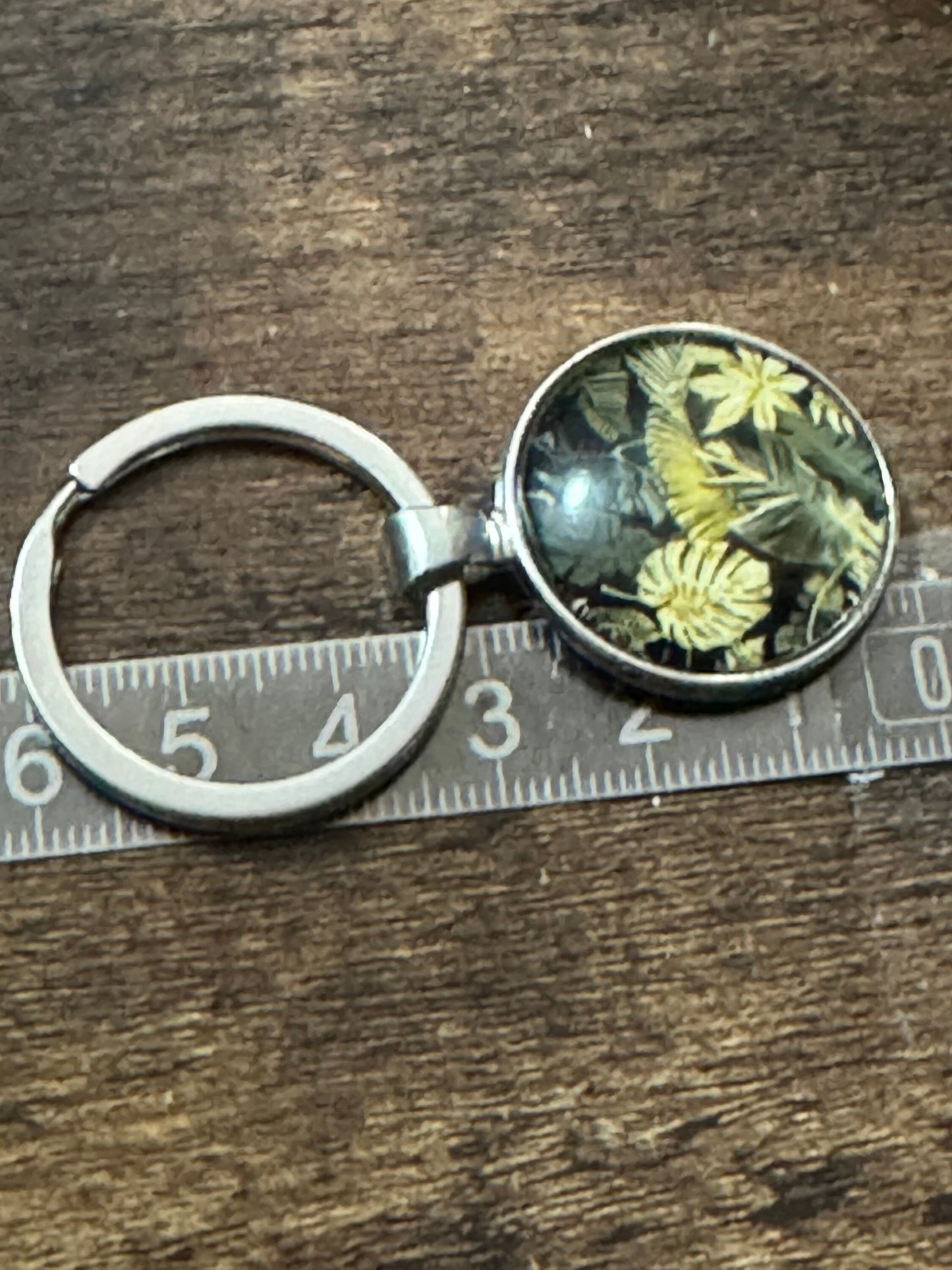 Handmade tropical black gold palm tree leaves silver tone keyring with 25mm glass cabochon