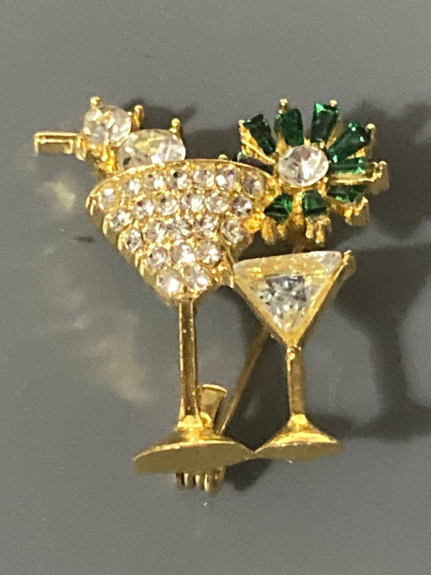 Champagne cocktail glass Crystal brooch