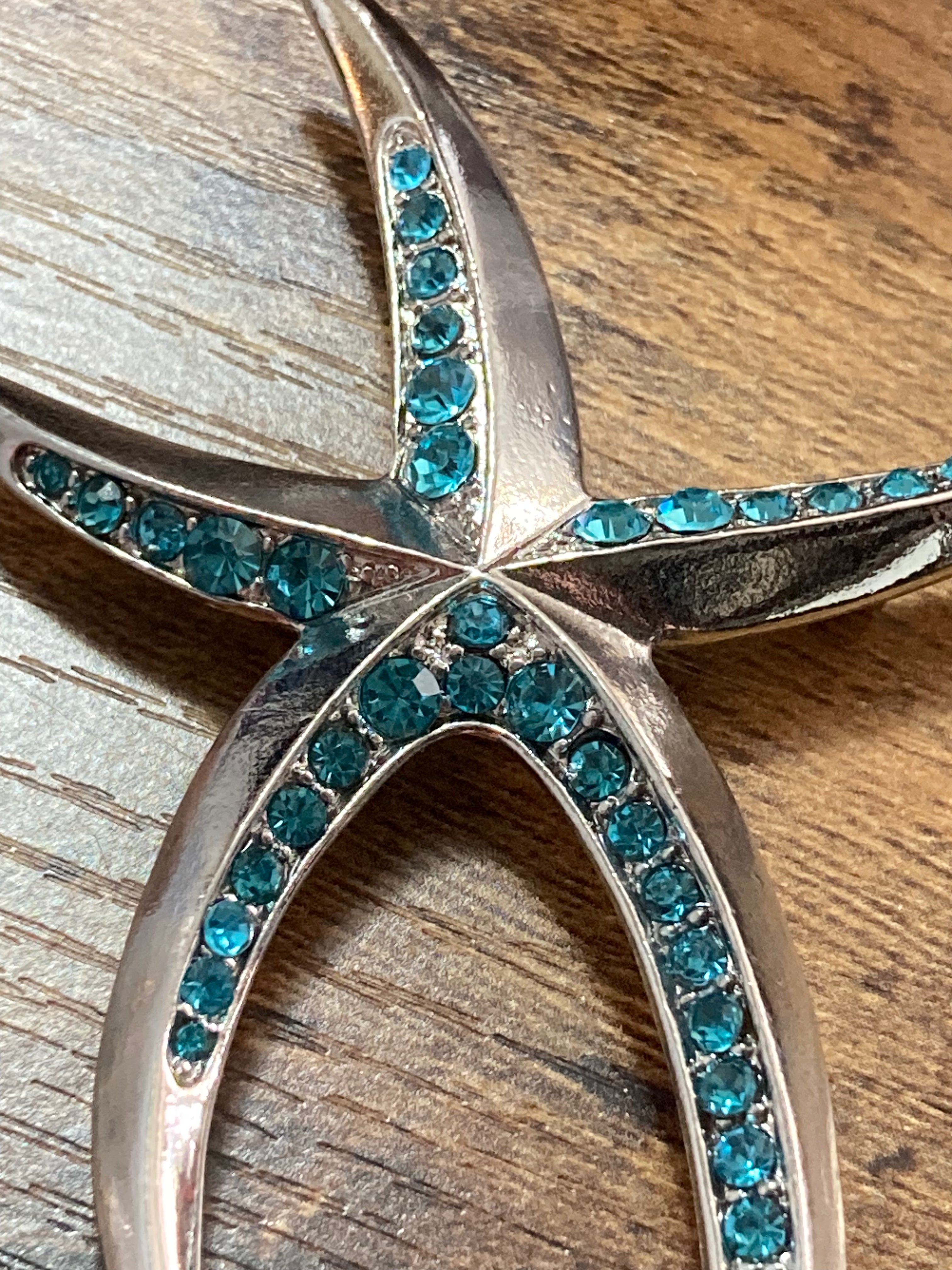 Large starfish brooch blue diamanté