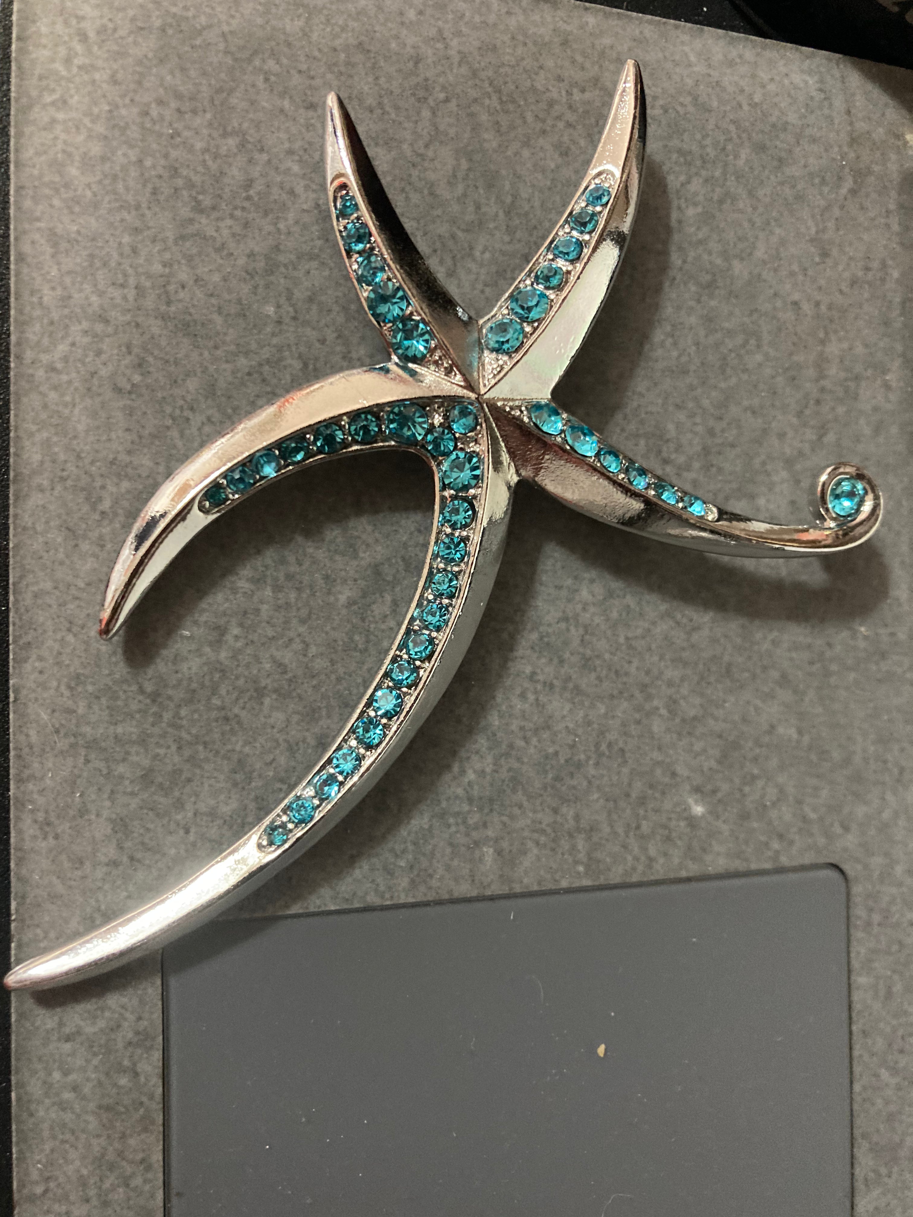 Large starfish brooch blue diamanté