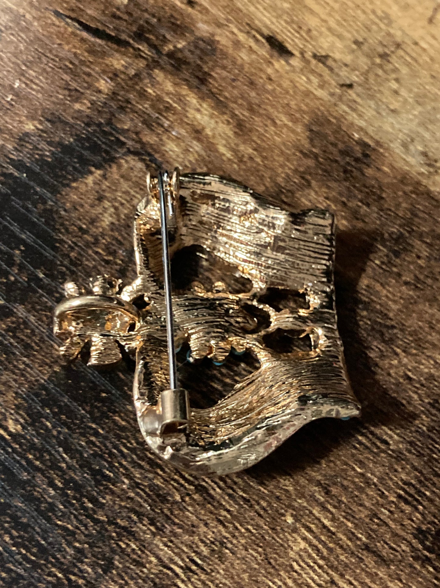 Gold Regal crown brooch & pendant